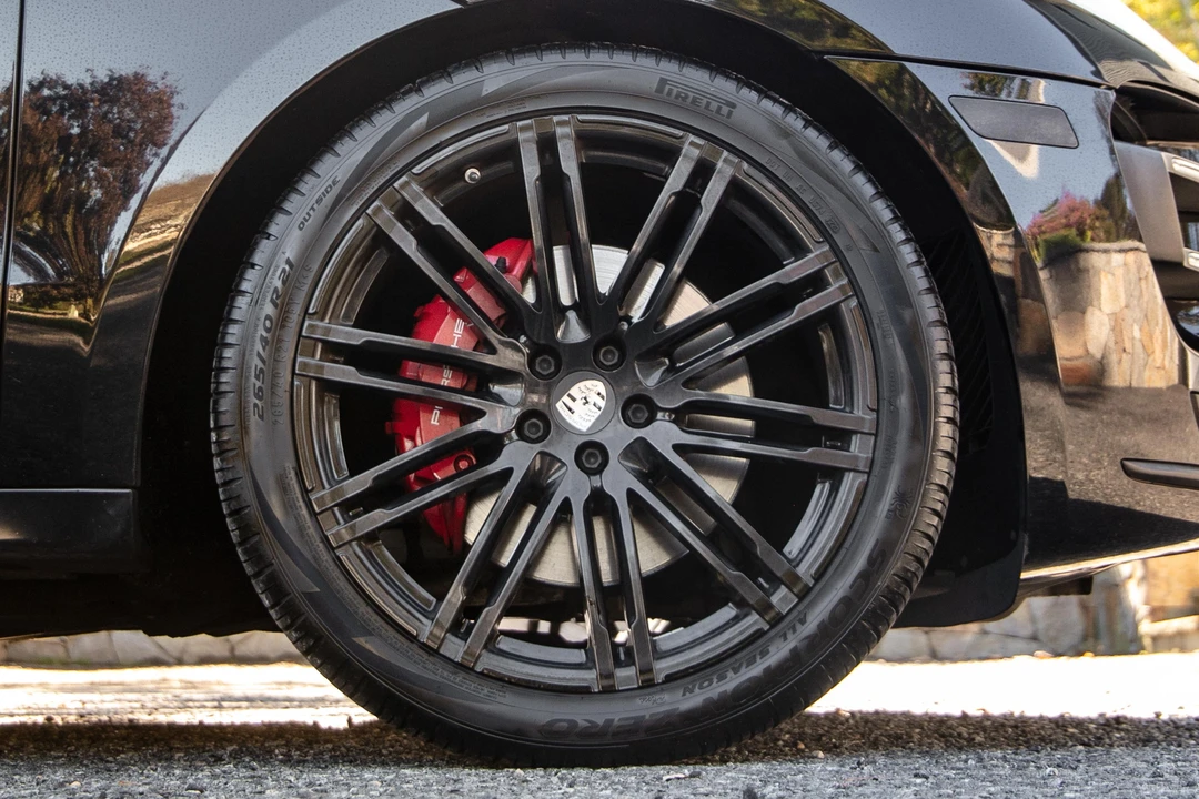 2015 Porsche Macan Turbo - Image 23 of 31