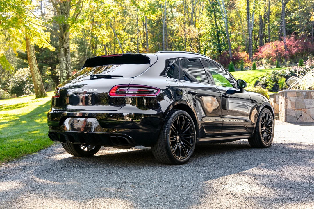 2015 Porsche Macan Turbo - Image 8 of 31
