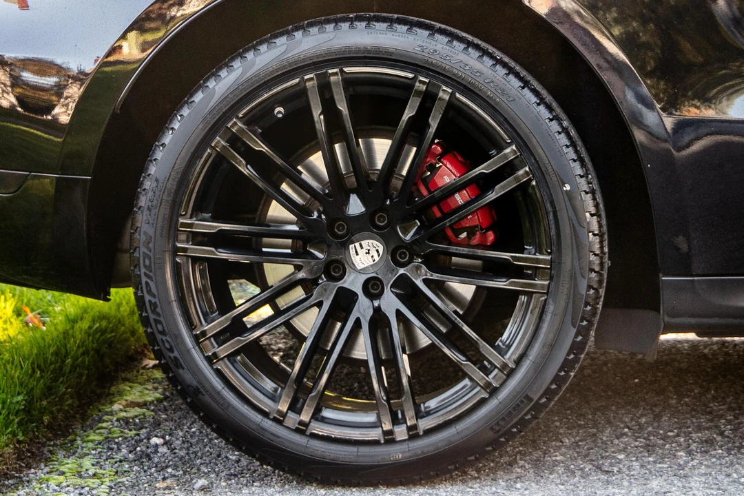 2015 Porsche Macan Turbo - Image 22 of 31