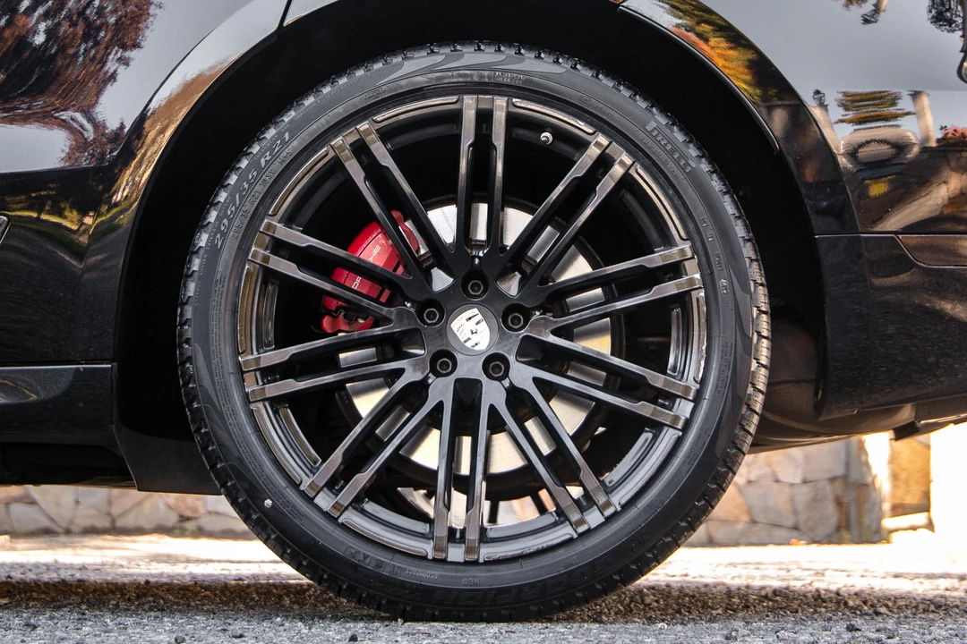 2015 Porsche Macan Turbo - Image 21 of 31