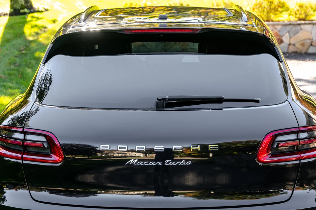 2015 Porsche Macan Turbo - Image 16 of 31