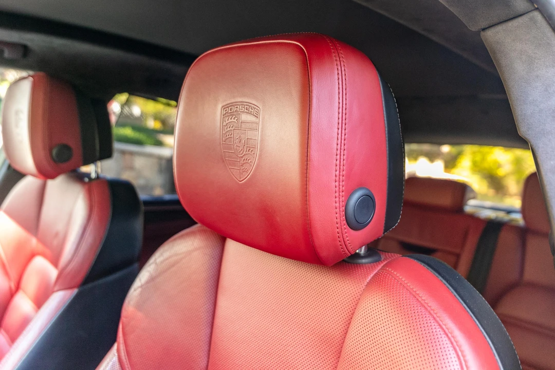 2015 Porsche Macan Turbo - Image 29 of 31