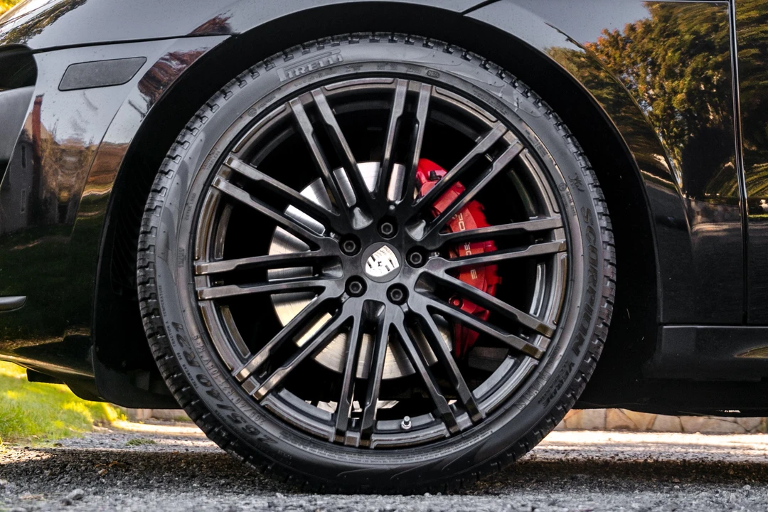 2015 Porsche Macan Turbo - Image 20 of 31