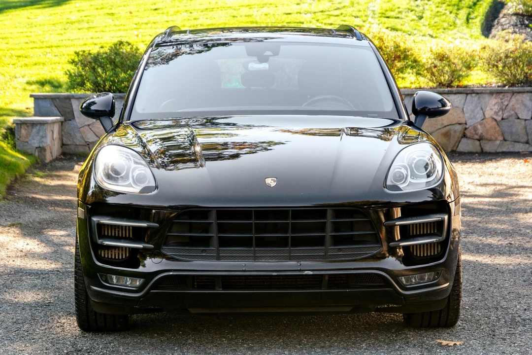2015 Porsche Macan Turbo - Image 2 of 31