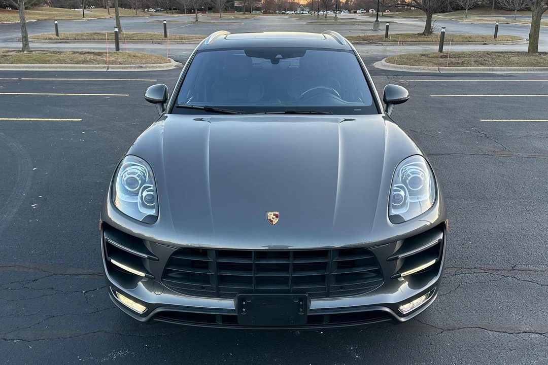 2015 Porsche Macan Turbo - Image 2 of 31