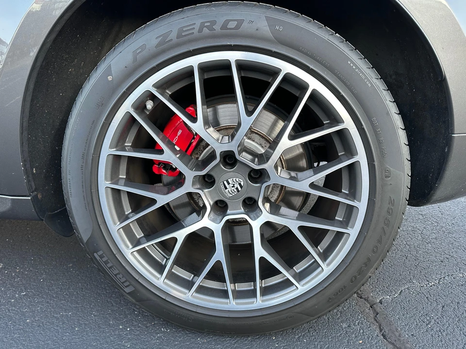 2015 Porsche Macan Turbo - Image 29 of 31