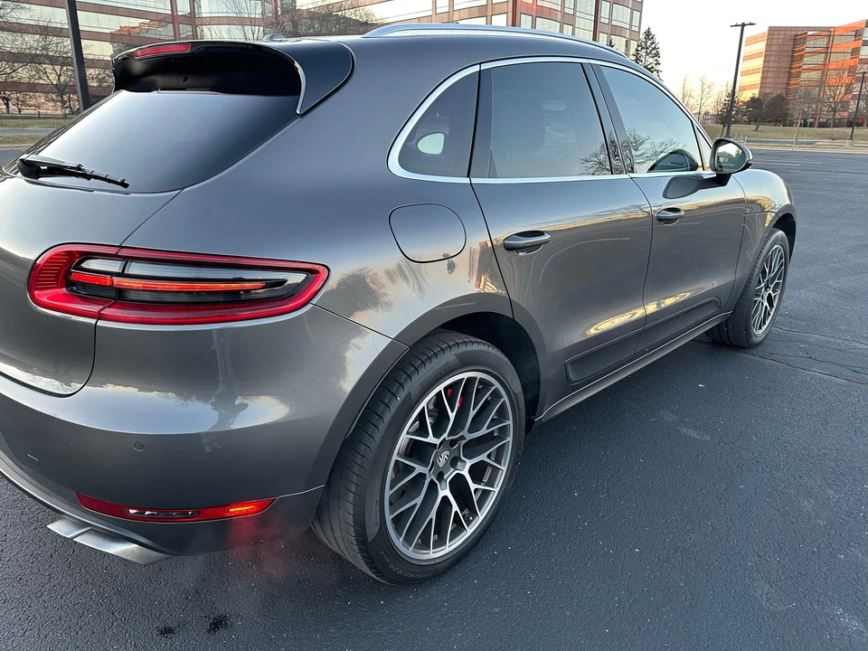 2015 Porsche Macan Turbo - Image 22 of 31
