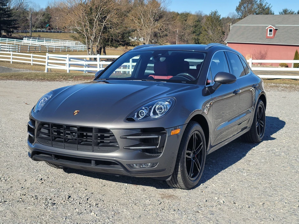 2015 Porsche Macan Turbo - Image 10 of 31