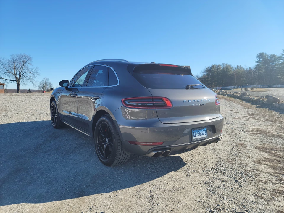 2015 Porsche Macan Turbo - Image 15 of 31