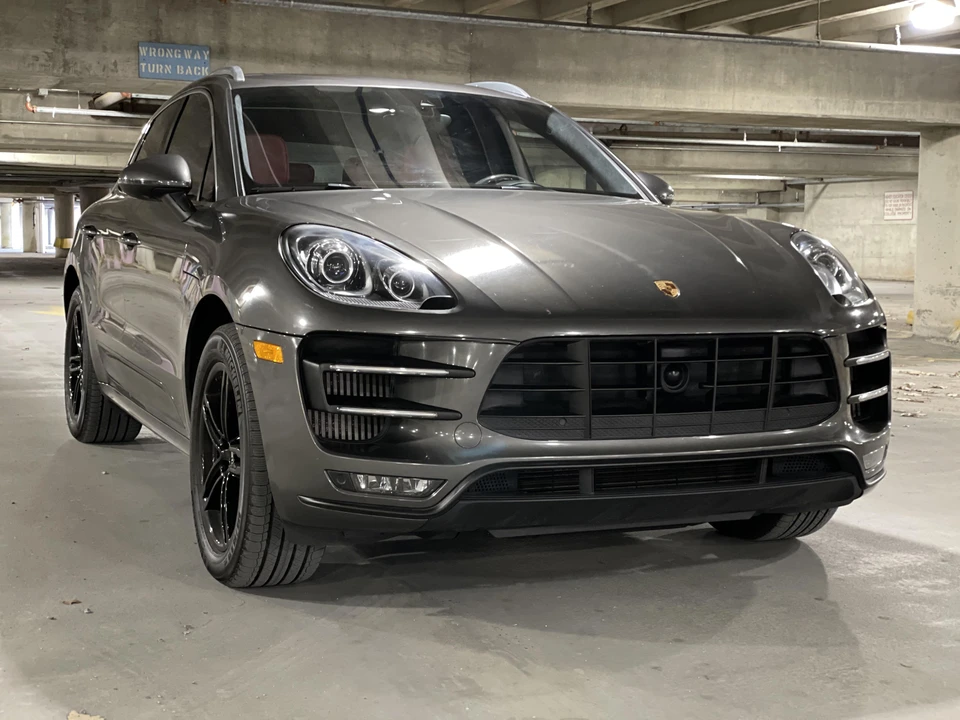 2015 Porsche Macan Turbo - Image 26 of 31