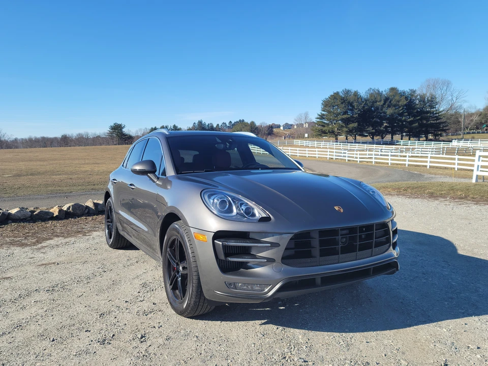 2015 Porsche Macan Turbo - Image 25 of 31