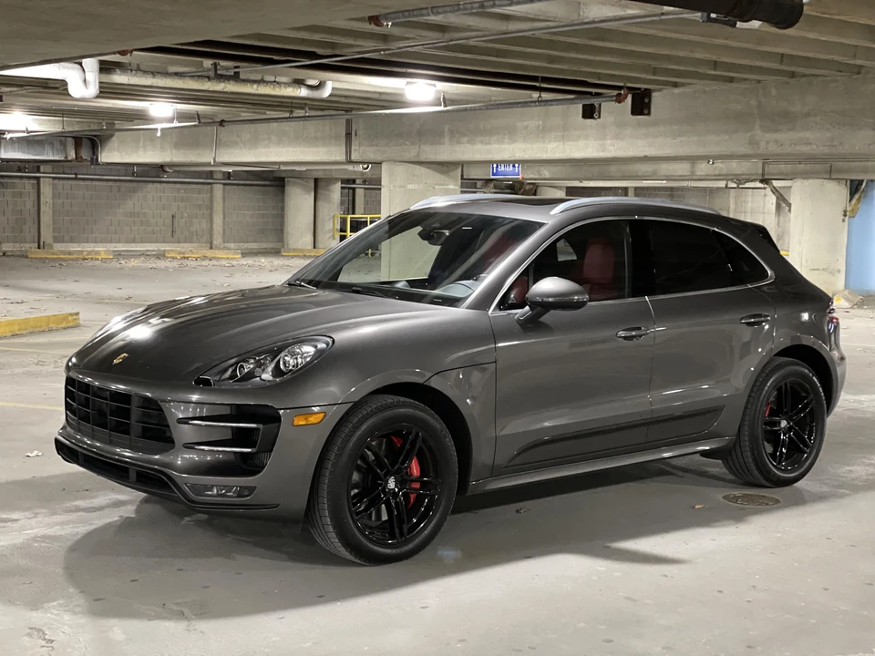 2015 Porsche Macan Turbo - Image 12 of 31