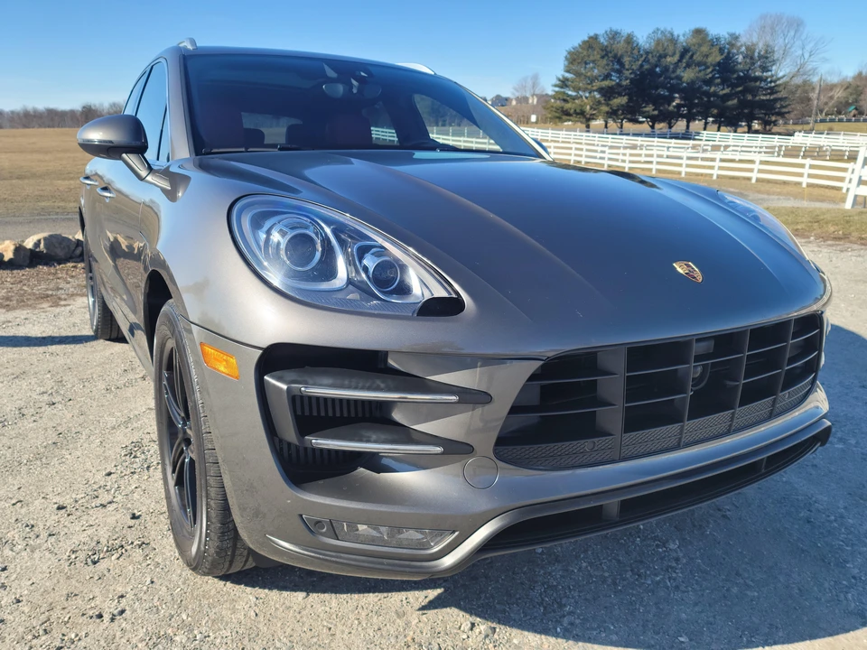 2015 Porsche Macan Turbo - Image 24 of 31