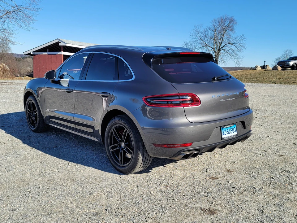 2015 Porsche Macan Turbo - Image 14 of 31