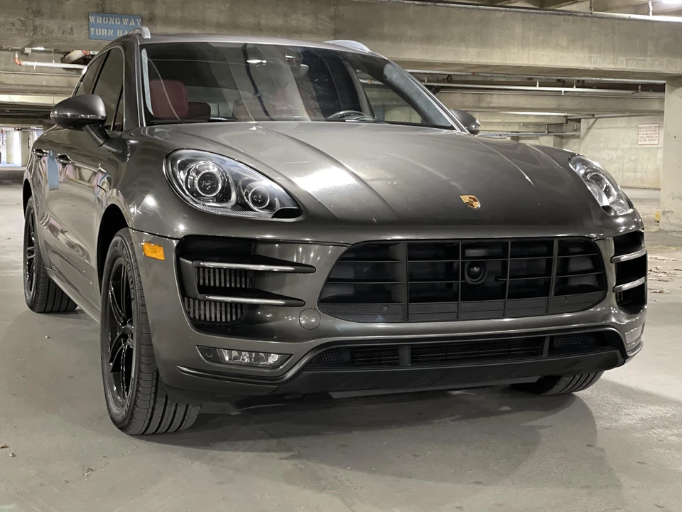 2015 Porsche Macan Turbo - Image 27 of 31