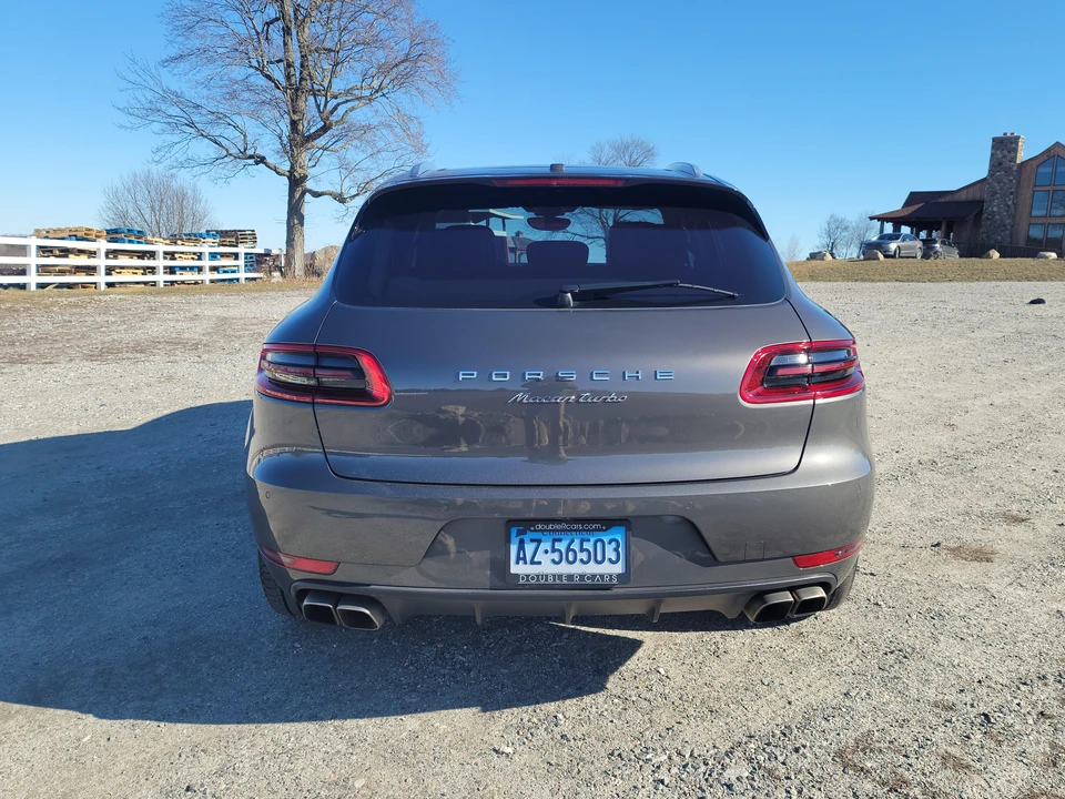 2015 Porsche Macan Turbo - Image 18 of 31