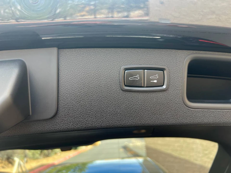 2015 Porsche Macan Turbo - Image 20 of 24