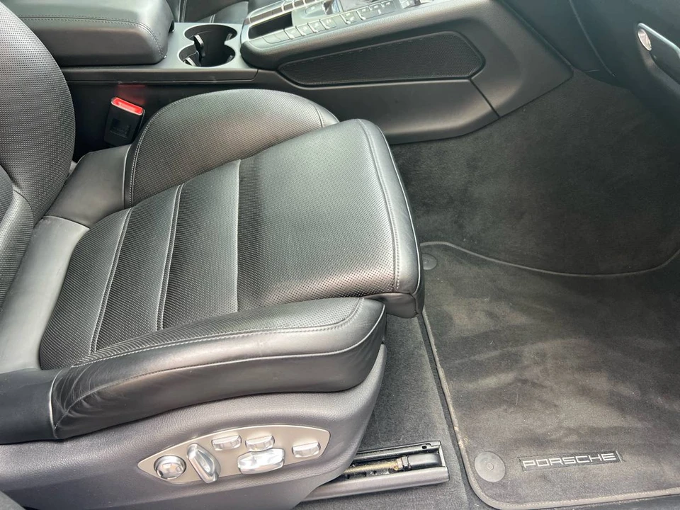 2015 Porsche Macan Turbo - Image 10 of 22