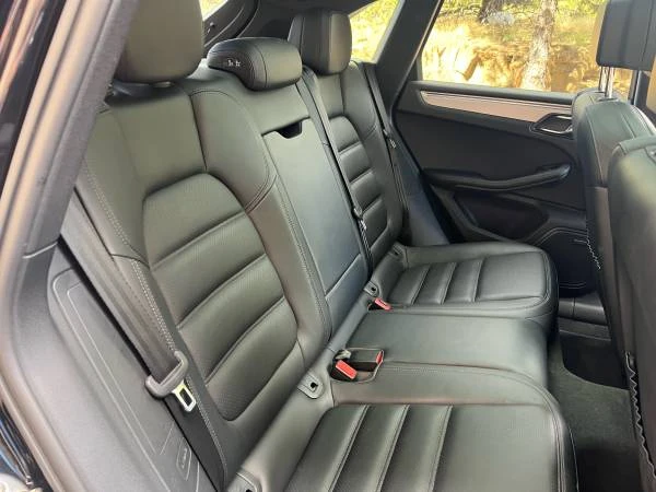 2015 Porsche Macan Turbo - Image 17 of 21
