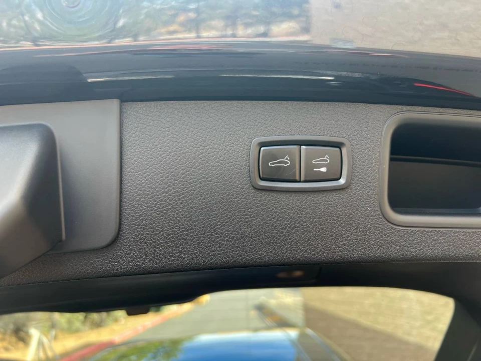 2015 Porsche Macan Turbo - Image 18 of 22