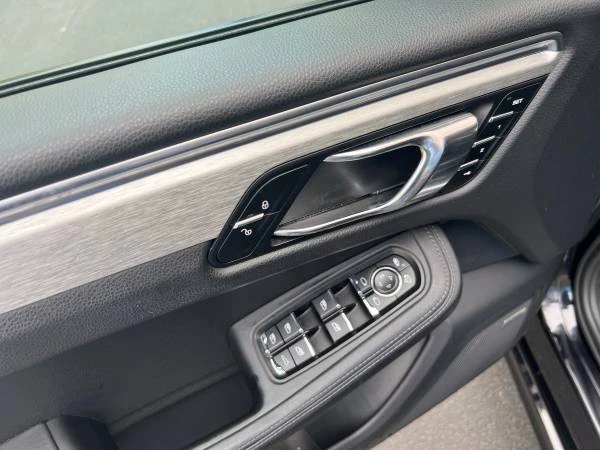 2015 Porsche Macan Turbo - Image 13 of 21