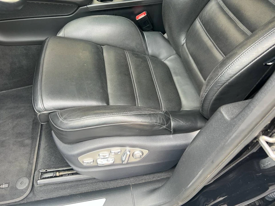 2015 Porsche Macan Turbo - Image 12 of 24