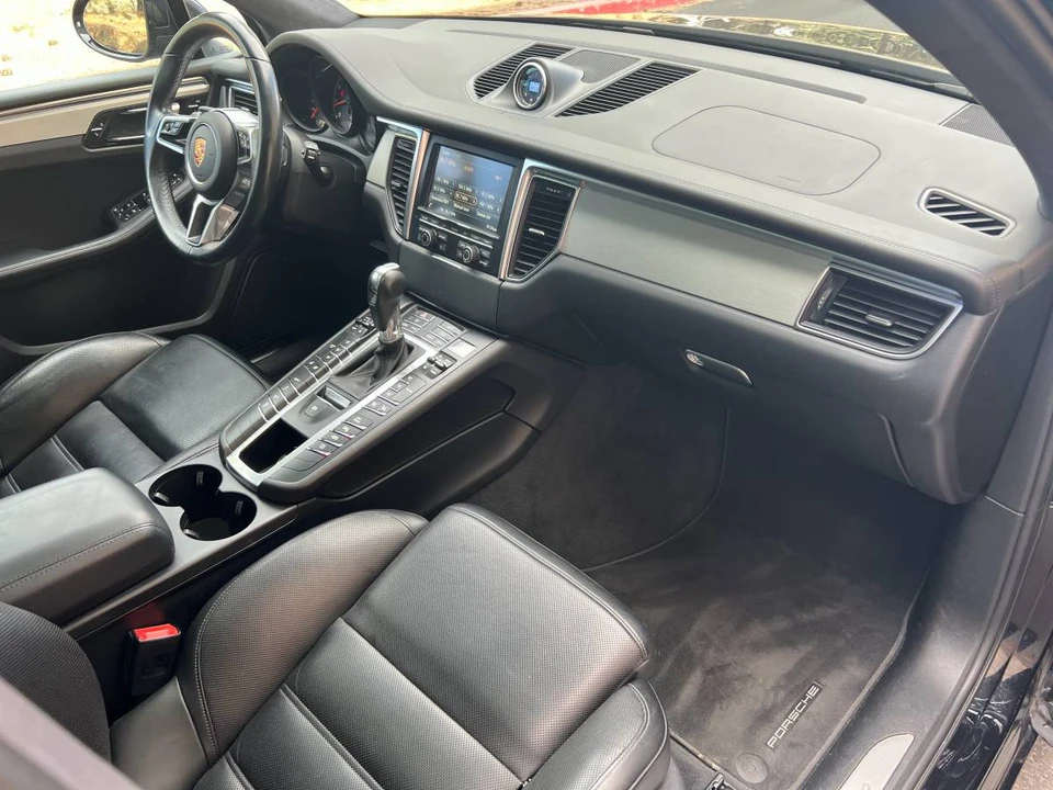 2015 Porsche Macan Turbo - Image 9 of 24