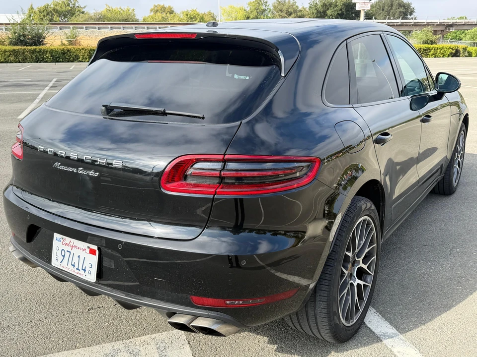 2015 Porsche Macan Turbo - Image 11 of 31