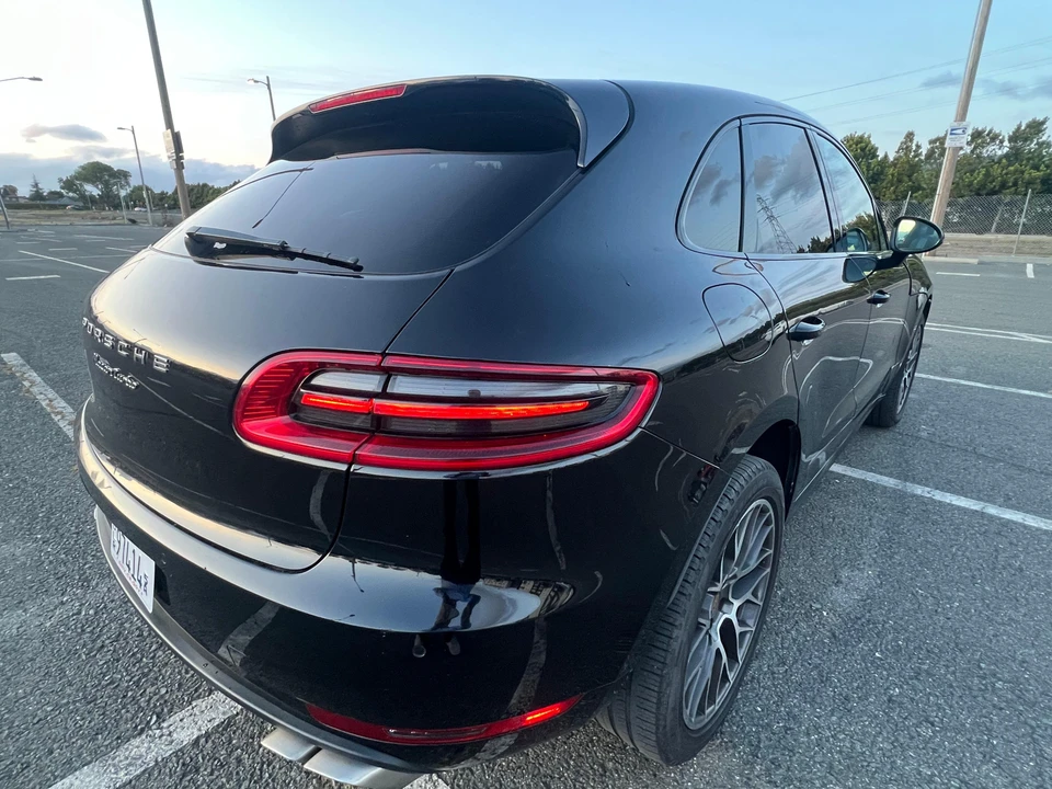 2015 Porsche Macan Turbo - Image 12 of 31