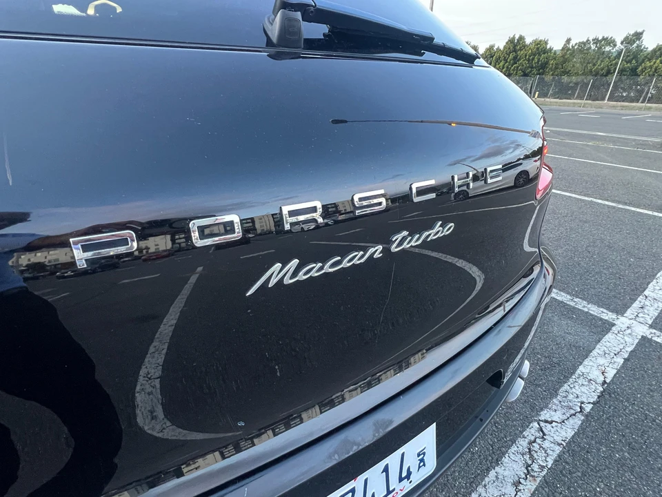 2015 Porsche Macan Turbo - Image 22 of 31