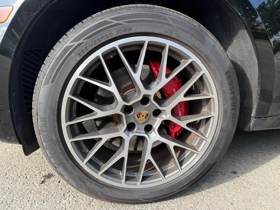 2015 Porsche Macan Turbo - Image 30 of 31