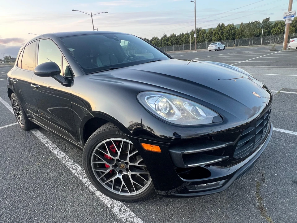 2015 Porsche Macan Turbo - Image 15 of 31