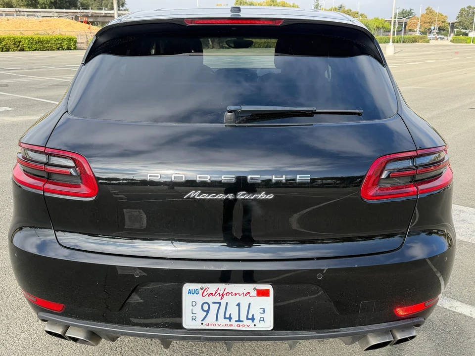 2015 Porsche Macan Turbo - Image 10 of 31