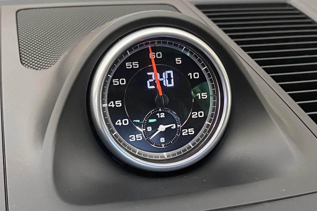 2015 Porsche Macan Turbo - Image 30 of 31