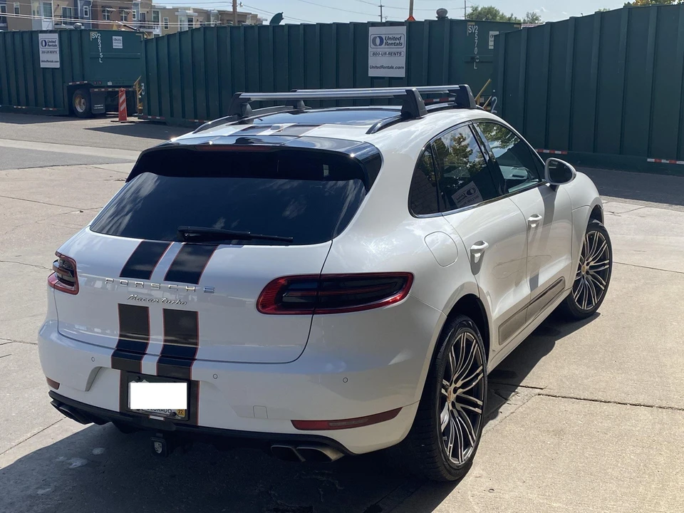 2015 Porsche Macan Turbo - Image 13 of 31