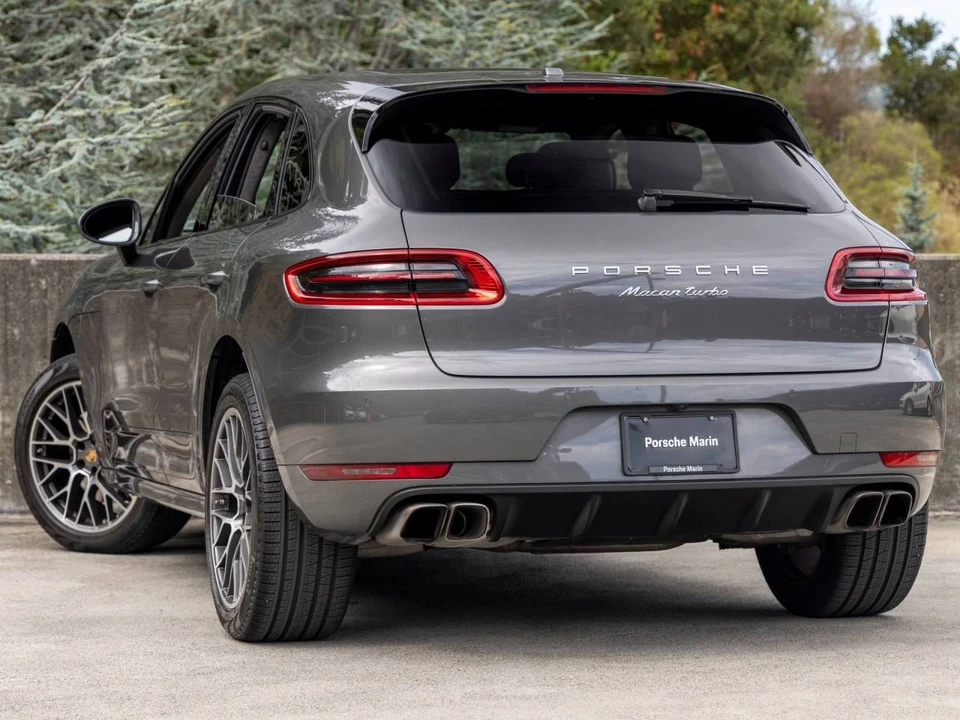 2015 Porsche Macan Turbo - Image 3 of 5