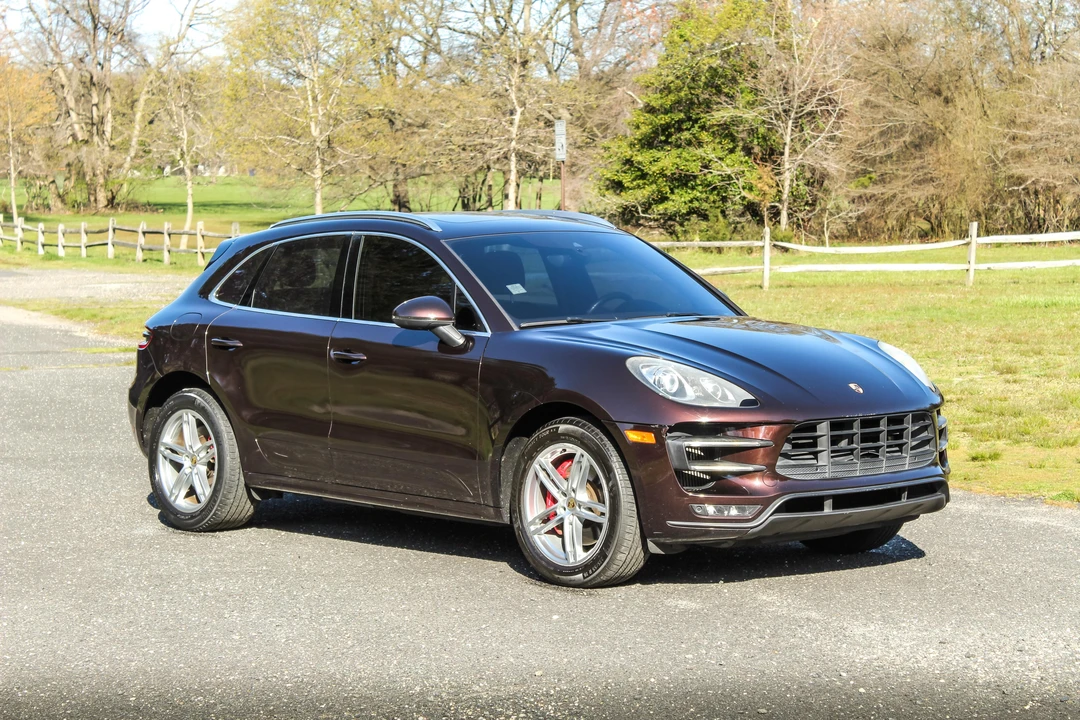 2015 Porsche Macan Turbo - Image 19 of 31