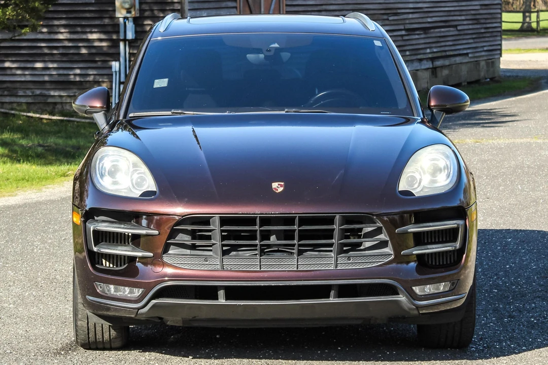 2015 Porsche Macan Turbo - Image 2 of 31