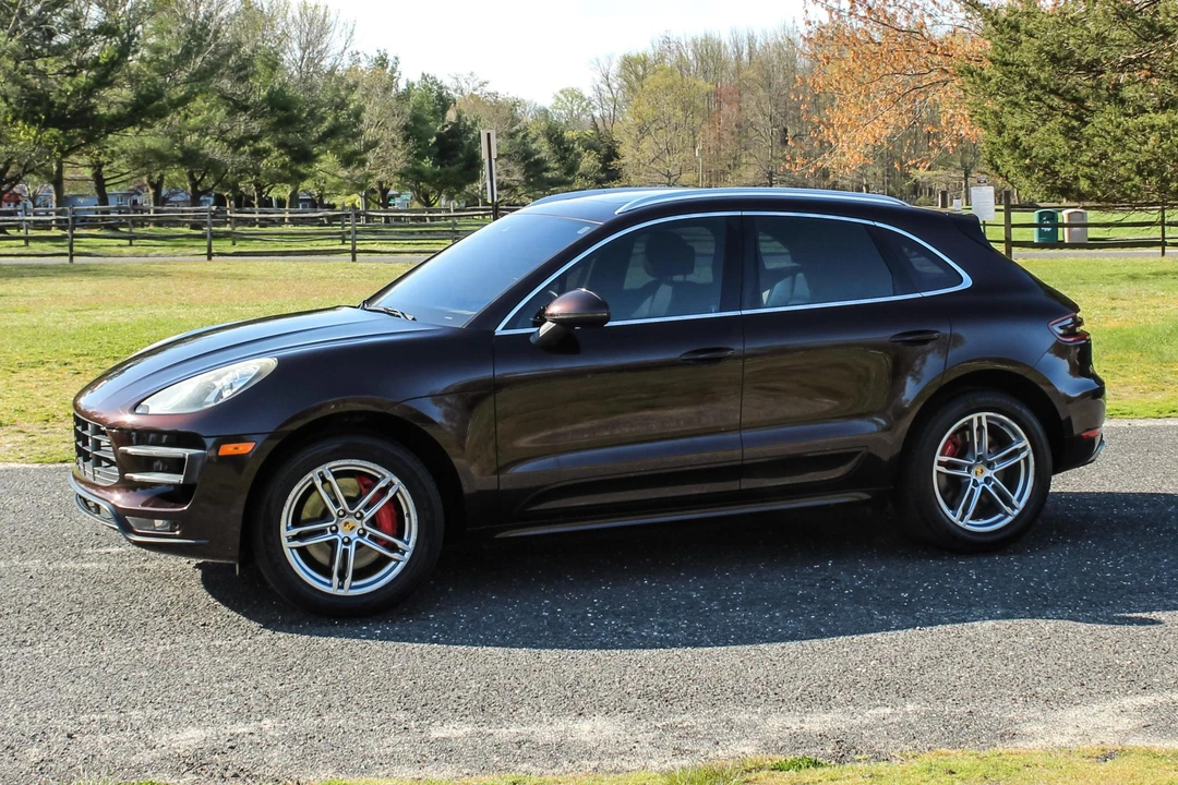 2015 Porsche Macan Turbo - Image 7 of 31