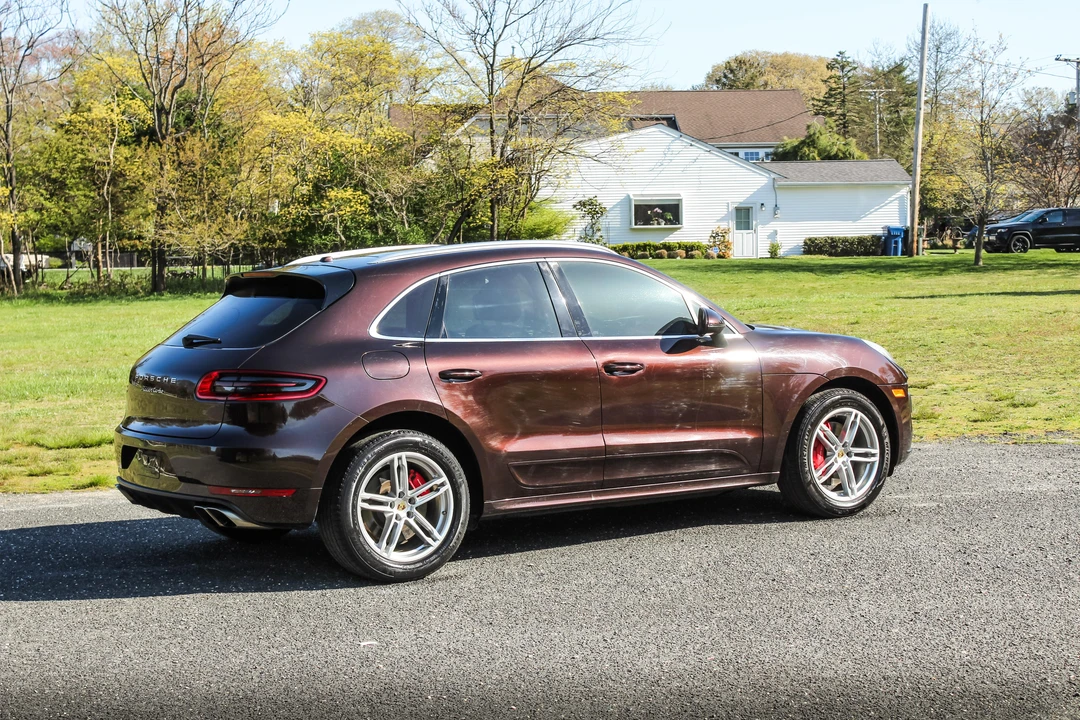 2015 Porsche Macan Turbo - Image 14 of 31