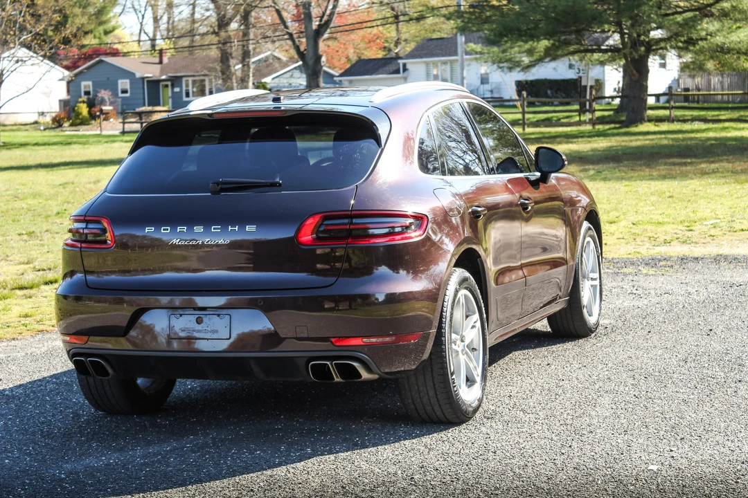 2015 Porsche Macan Turbo - Image 15 of 31