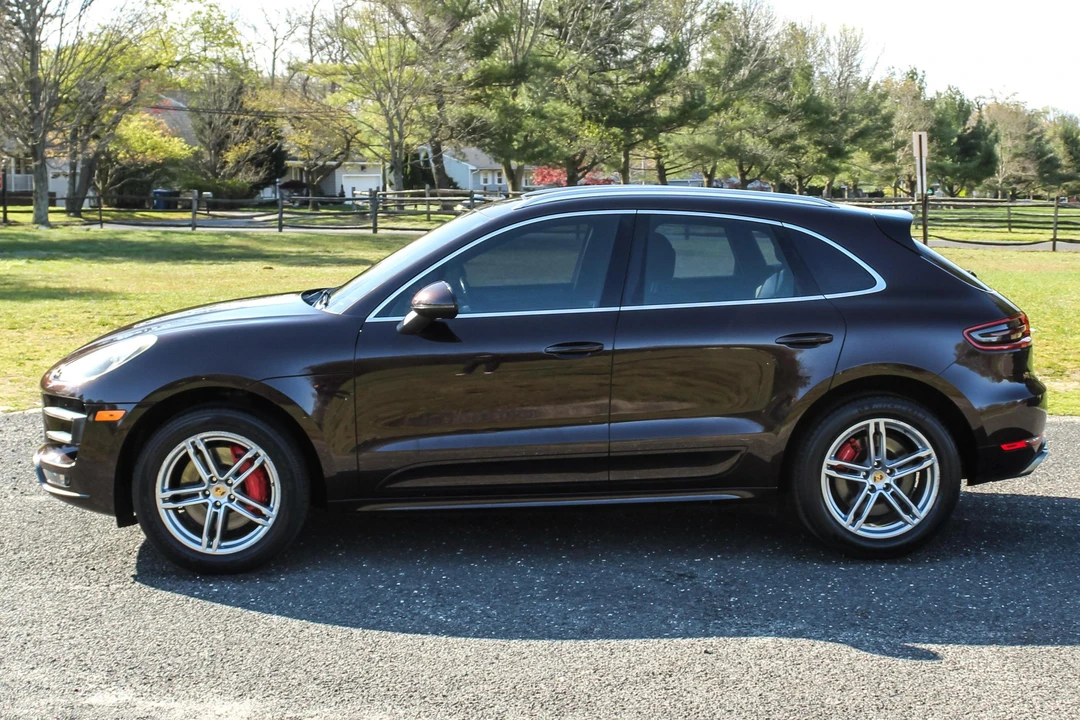 2015 Porsche Macan Turbo - Image 8 of 31
