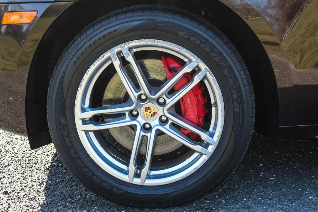 2015 Porsche Macan Turbo - Image 29 of 31