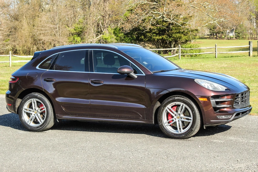 2015 Porsche Macan Turbo - Image 20 of 31