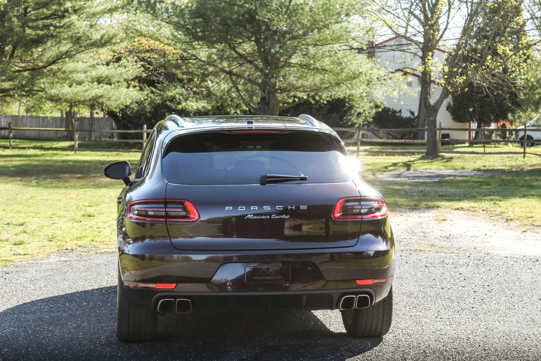 2015 Porsche Macan Turbo - Image 11 of 31