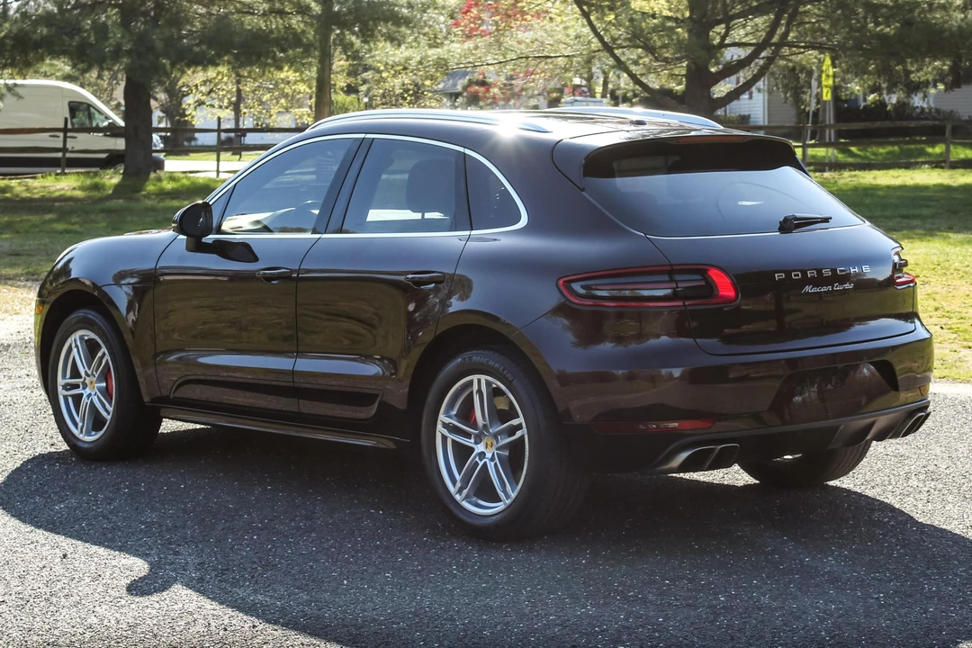 2015 Porsche Macan Turbo - Image 4 of 31