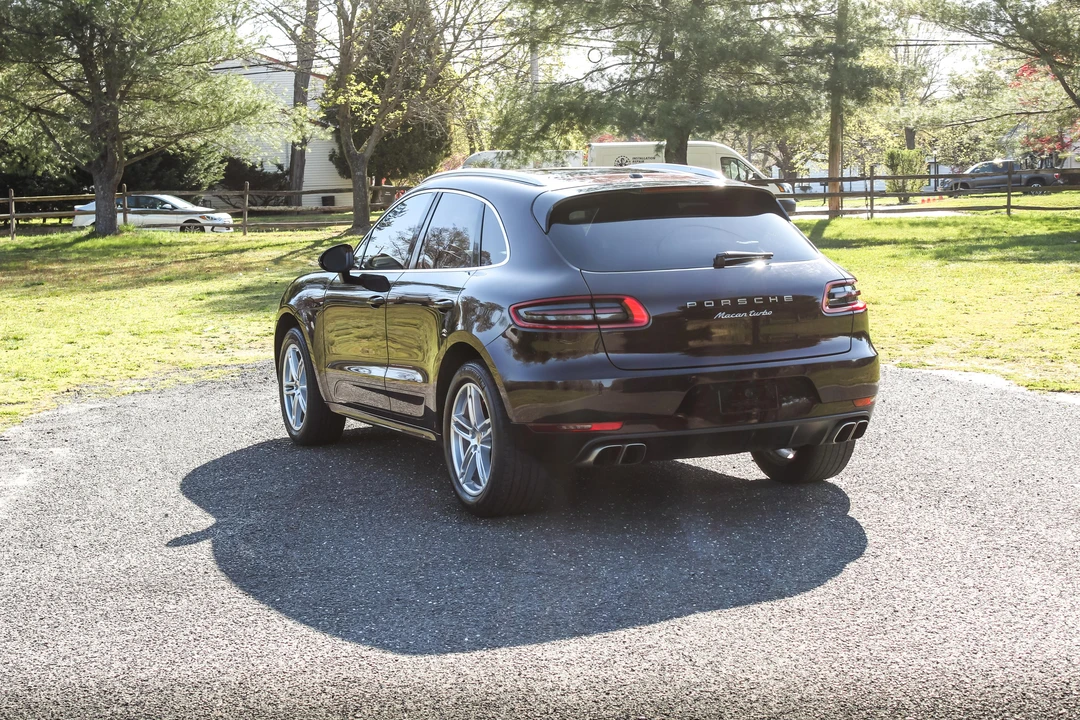 2015 Porsche Macan Turbo - Image 12 of 31