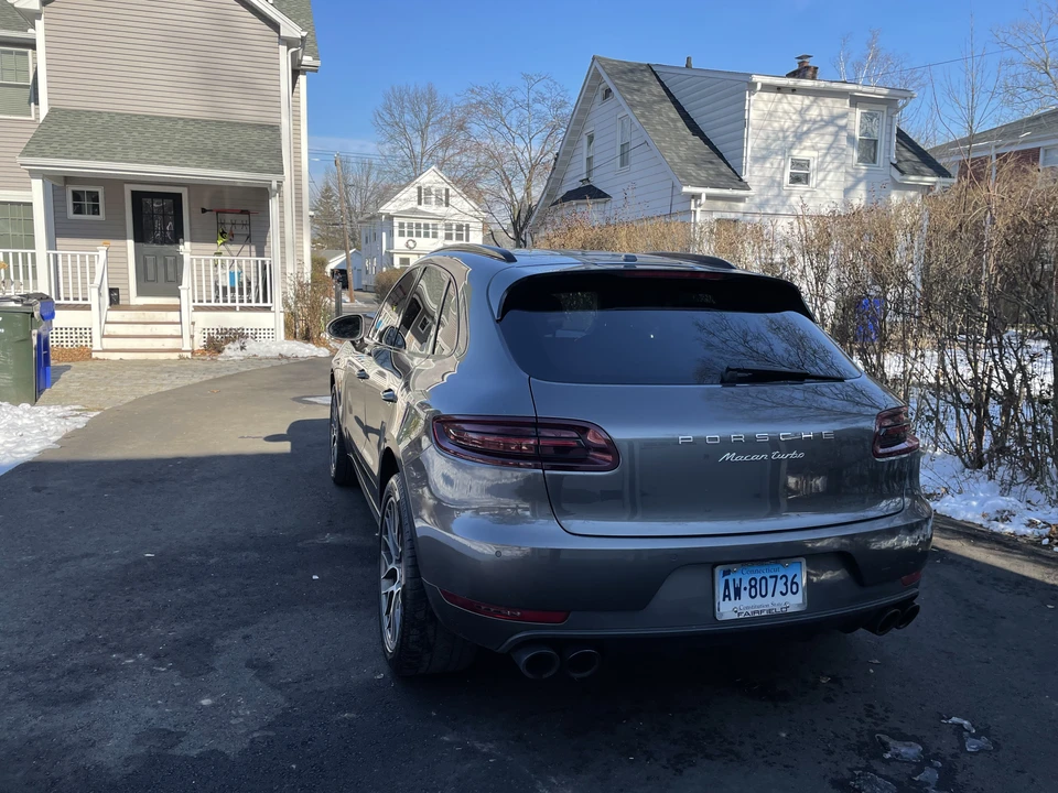 2015 Porsche Macan Turbo - Image 14 of 31