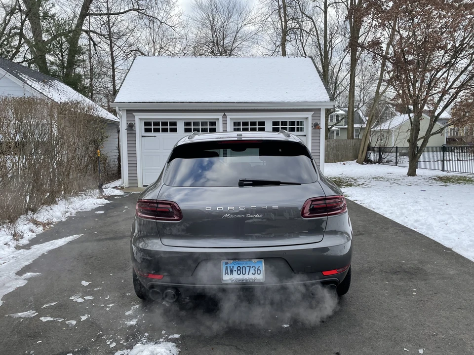 2015 Porsche Macan Turbo - Image 16 of 31
