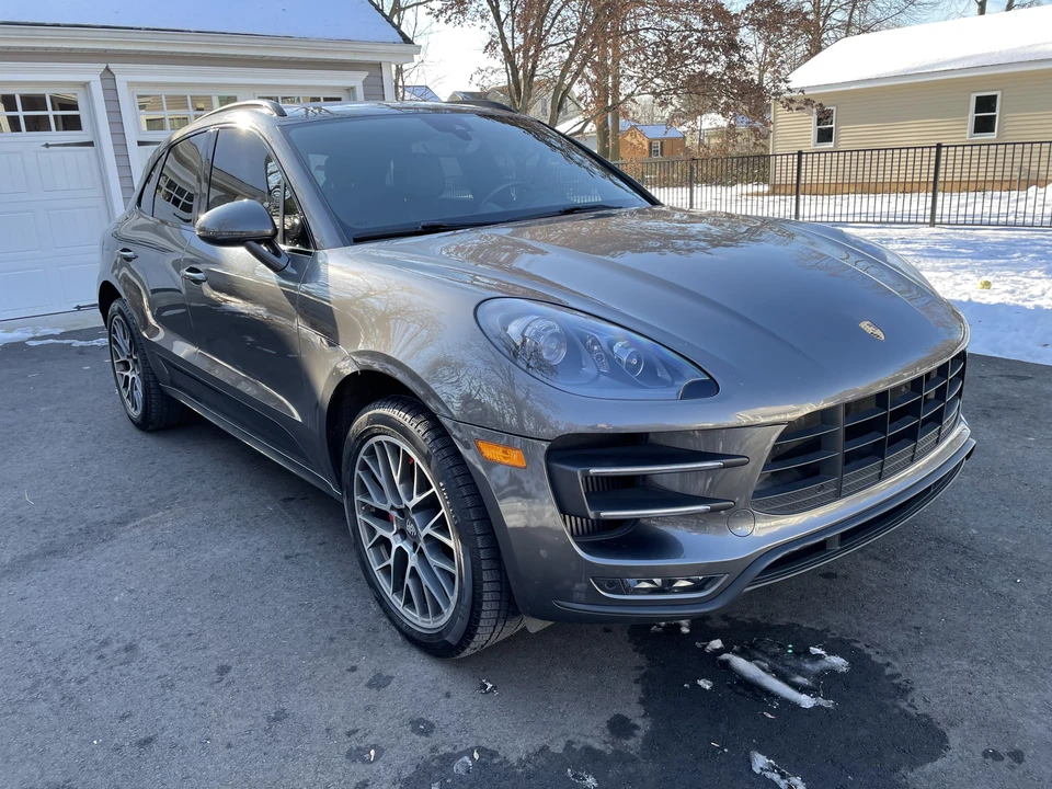 2015 Porsche Macan Turbo - Image 24 of 31